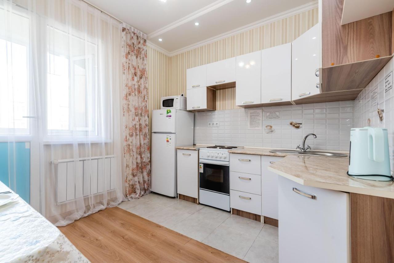 Akvarel Apartment Near Adk Almaty Esterno foto